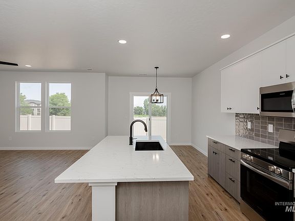 5th image of 5011 S Amorita Ave