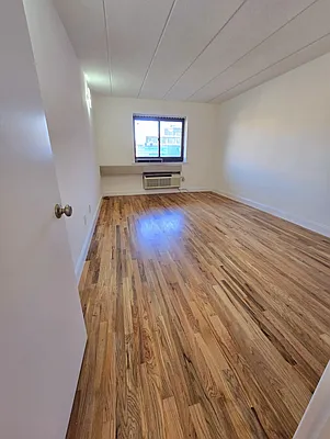 Rented by Metro Park Realty Inc | media 7