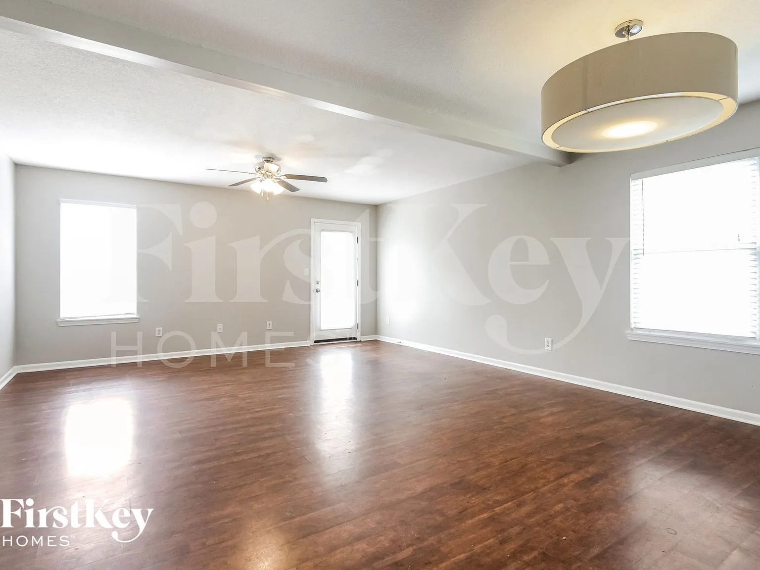 4 bed, 2.5 bath, 1984 sqft, $2,530 — Photo 2