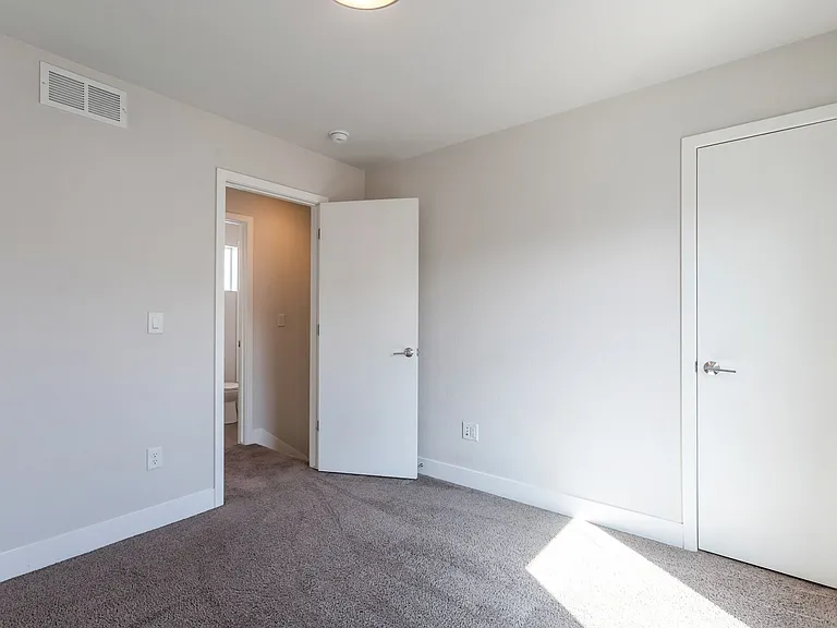 5634 W 10th Pl — Photo 13