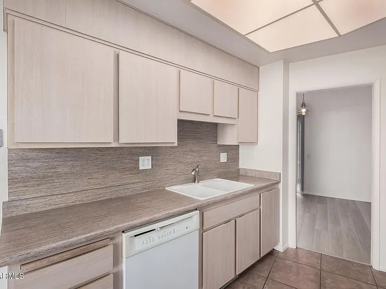 10641 W Boswell Blvd — Photo 19