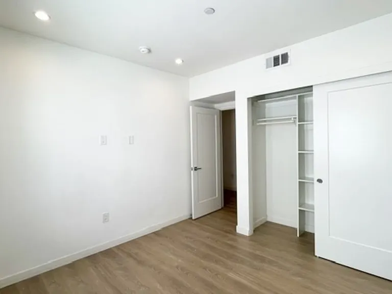 5230 Satsuma Ave — Photo 20