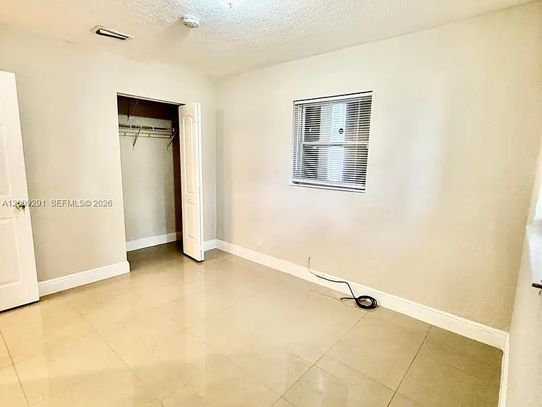 525 NW 15th Ter — Photo 19
