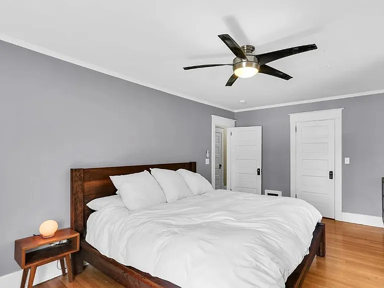 702 W Indiana Ave — Photo 17