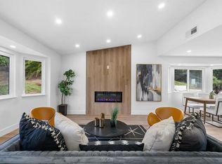 1053 Prospect Pl, Vista, CA 92081