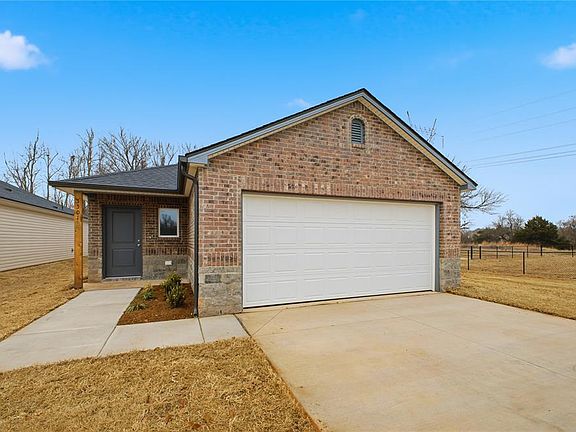 3rd image of 3301 Little Creek Dr