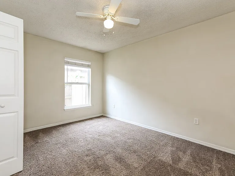 12744 Ashbrook Cir W — Photo 14