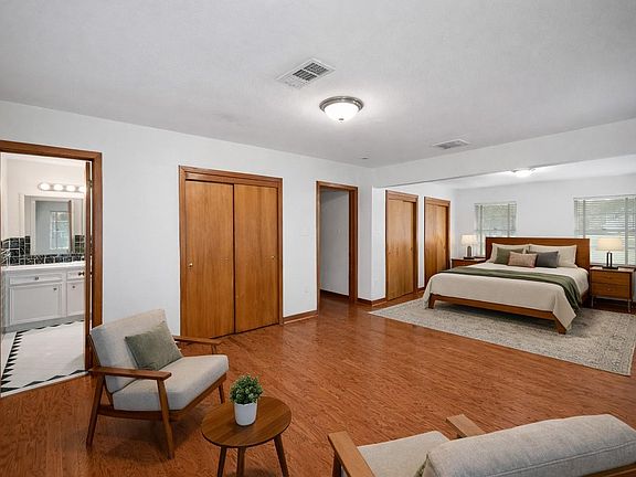 4th image of 405 Hohldale St