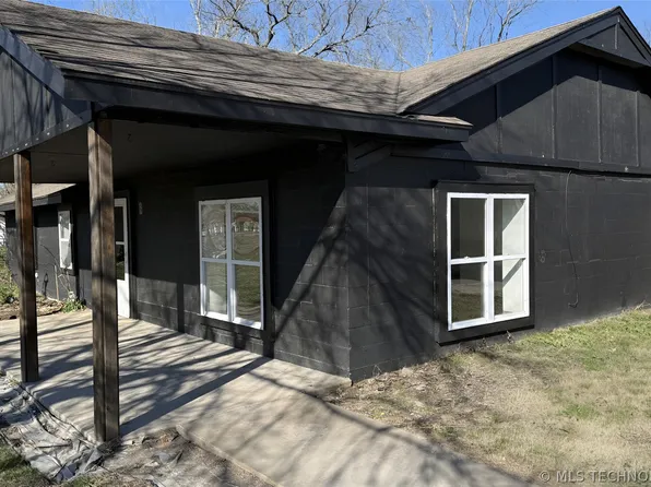 305 W Commercial St, Inola, OK 74036