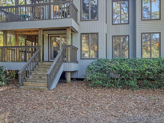 3rd image of 4537 Park Lake Dr
