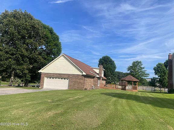 4th image of 1110 Westmoreland Drive