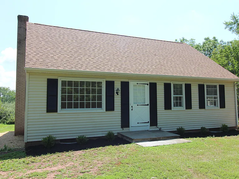 229 Pittstown Rd — Photo 1