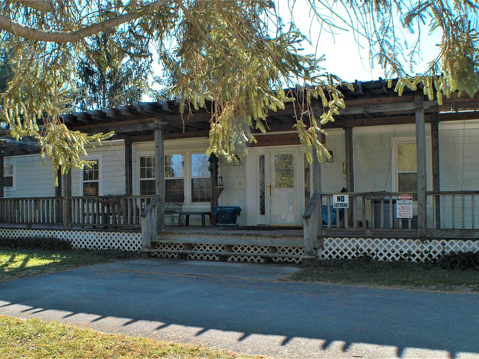 1st image of 127 Lauras Ln