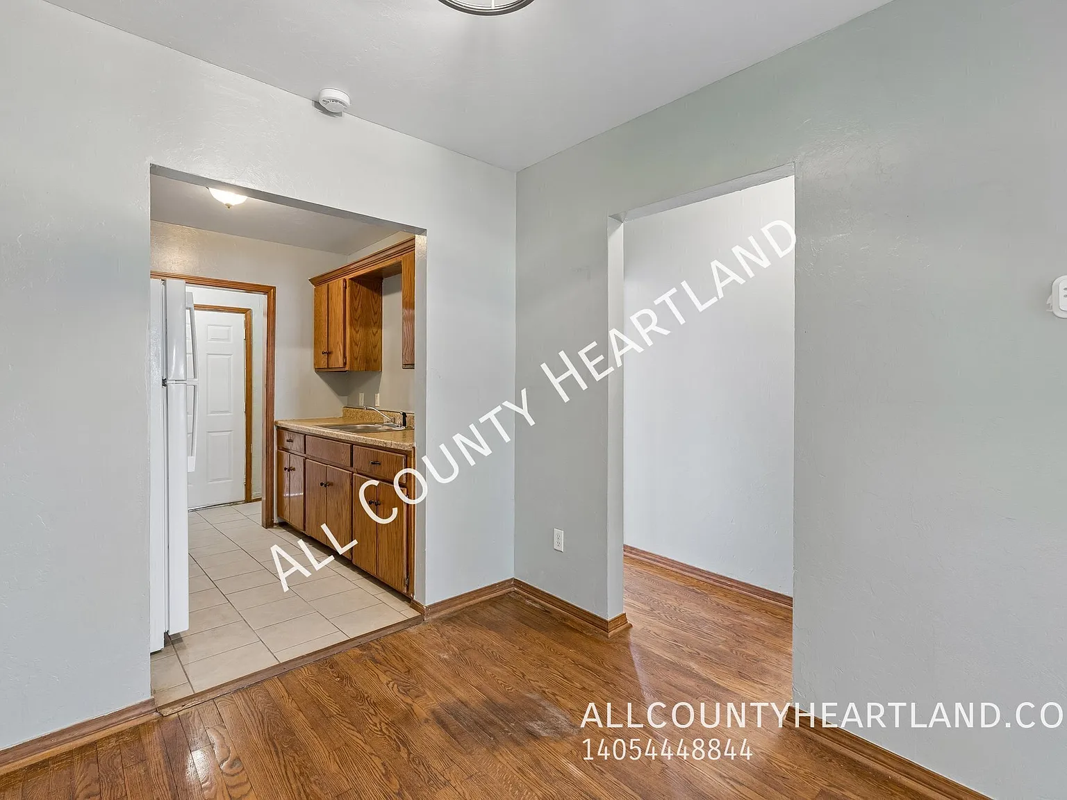 Charming Duplex Close to Campus and the Paseo District! — Photo 4