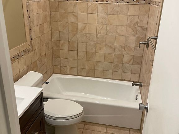 4th image of 10600 Montrose Ave #102