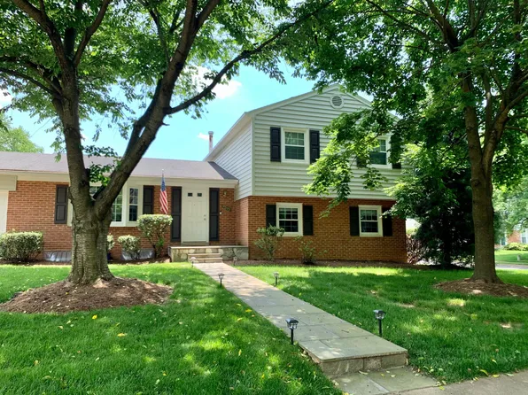 9515 Scarab St, Vienna, VA 22182