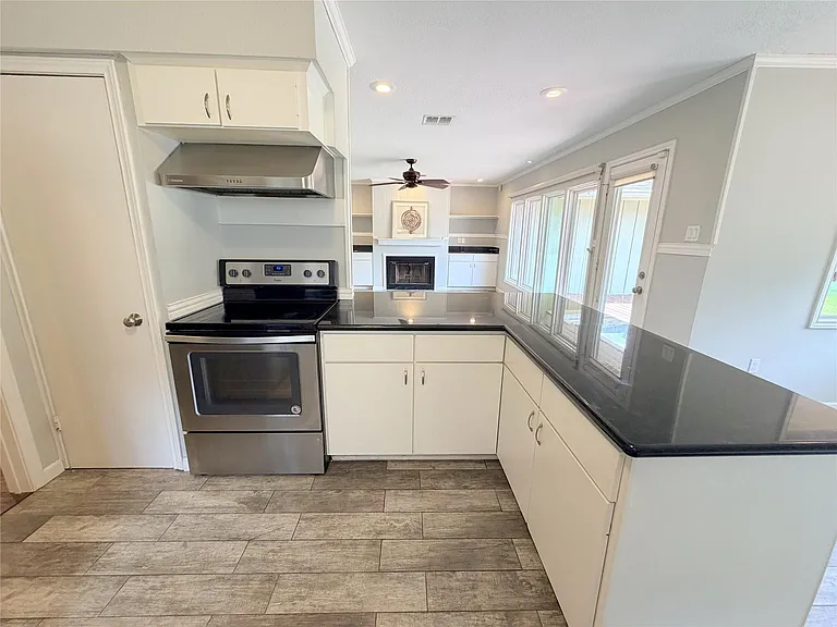 5019 Yarwell Dr — Photo 15