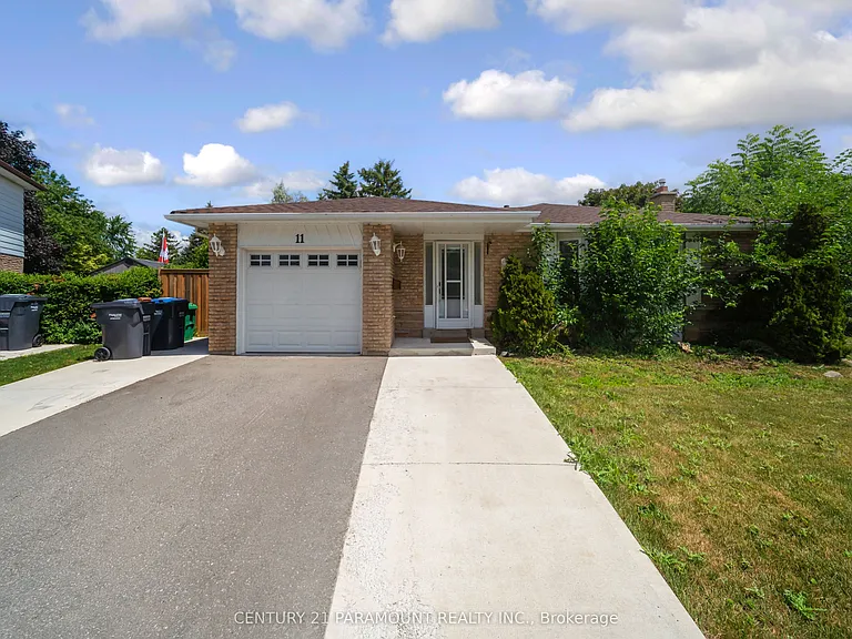 11 Gondola Cres — Photo 1