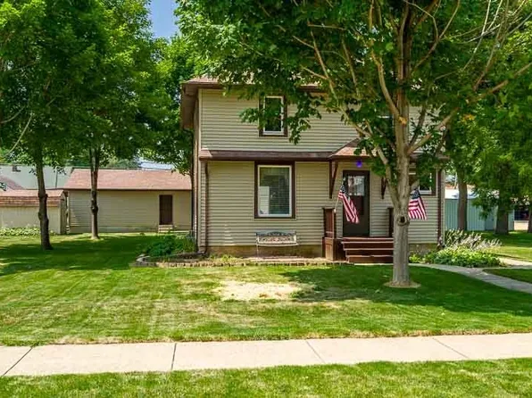 317 S Elida St, Winnebago, IL 61088