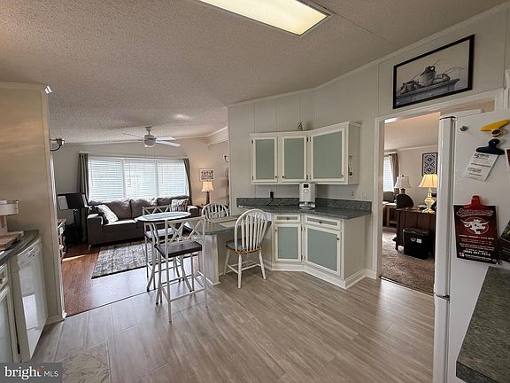 4th image of 141 Country Ln