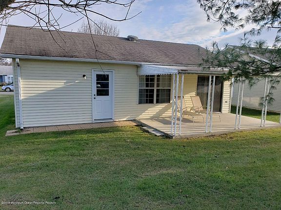 4th image of 94 Mansfield Dr