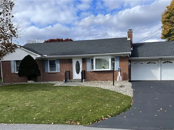 561 Mountain View Ave, Nazareth, PA 18064