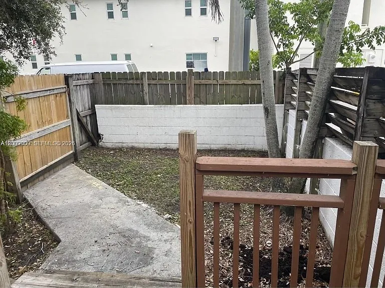 1720 Pierce St #1 — Photo 15