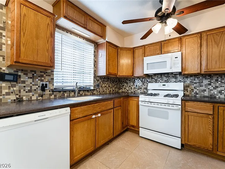 7084 Burcot Ave #J21 — Photo 9
