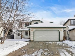 155 W Lakeview Cv, Chestermere, AB T1X1E8