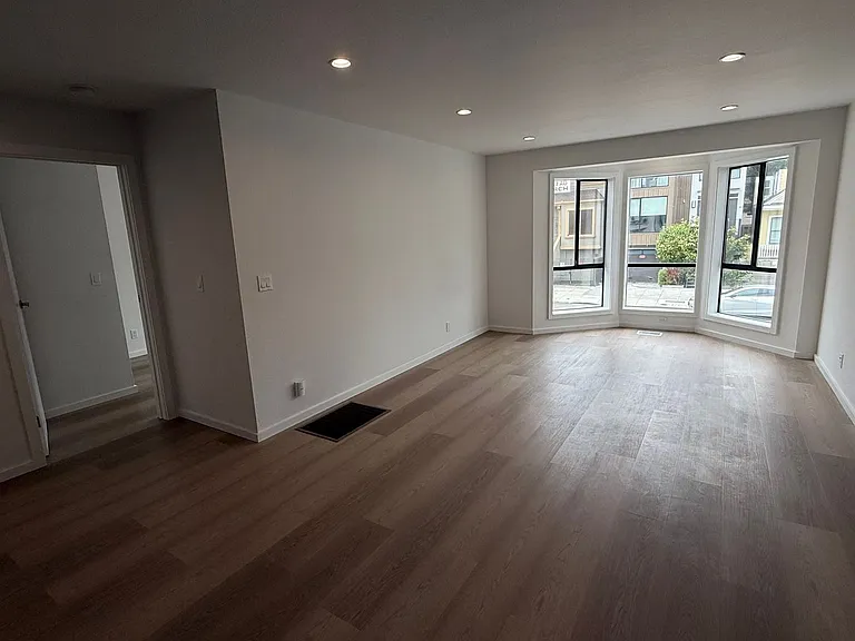 RC - 1630 Oakdale, Ave., San Francisco, CA, 94124 — Photo 21