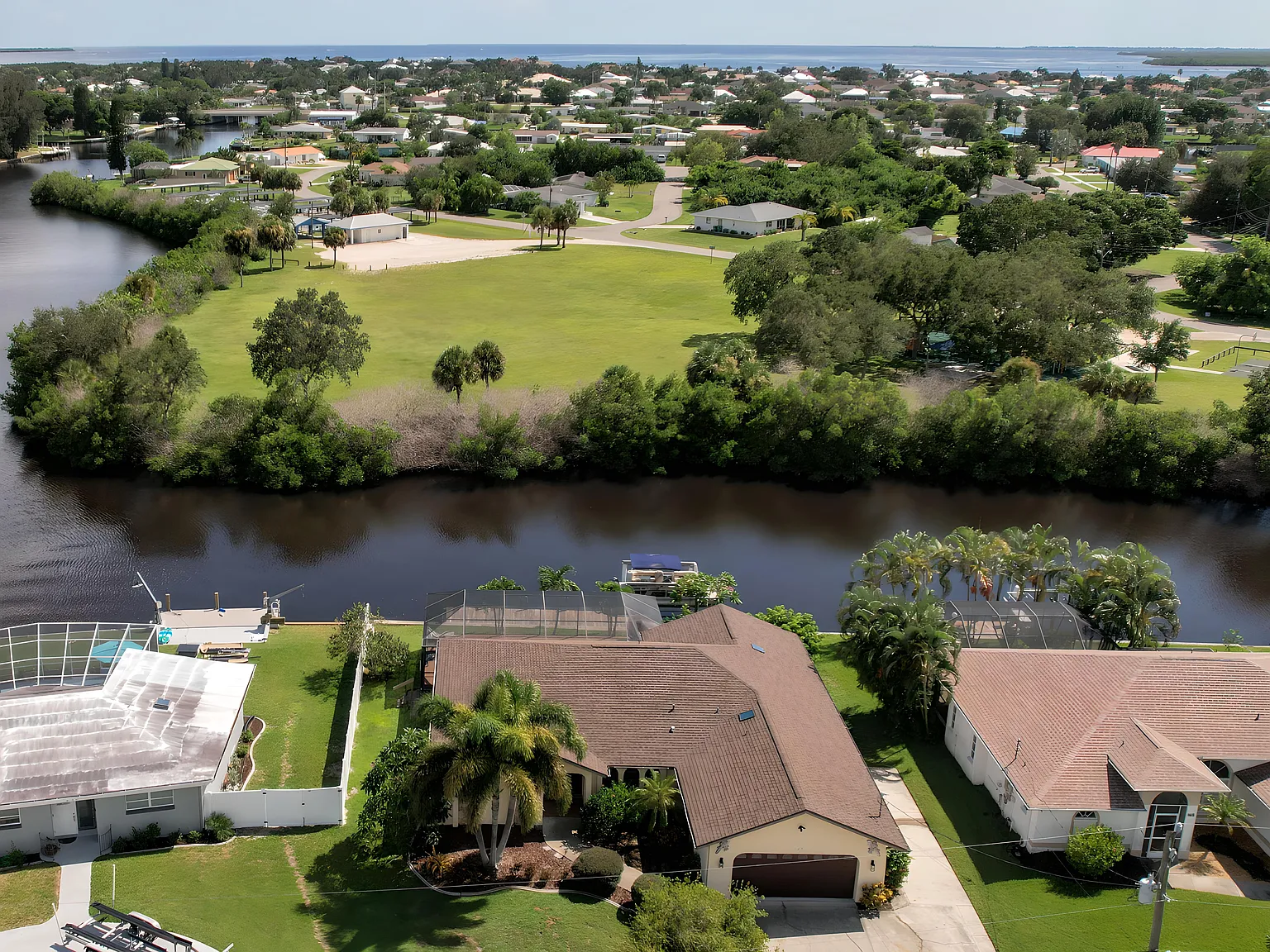 3 bed, $9,000 — Photo 4