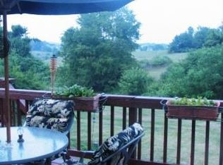 208 Orchard Cir, Hamilton, VA 20158