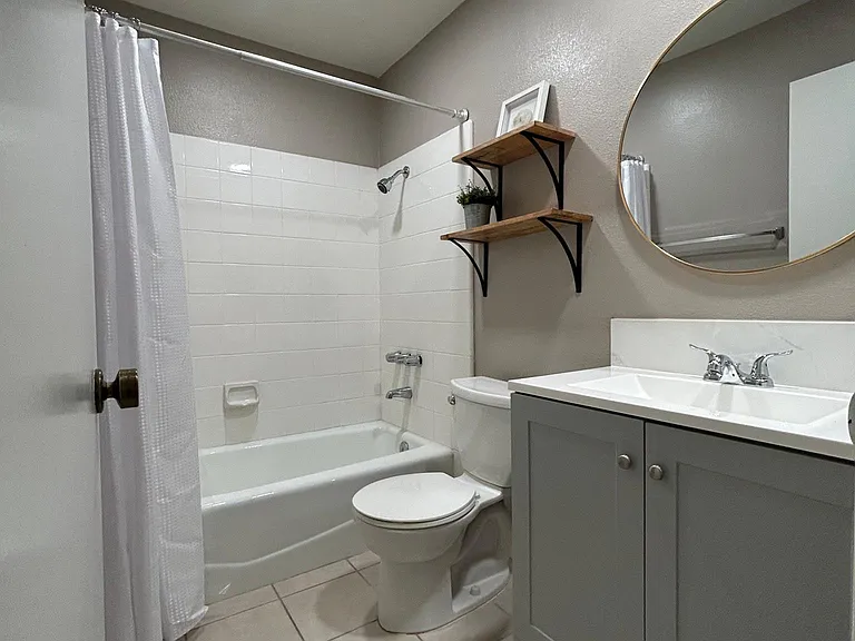 Downstair Full Bath