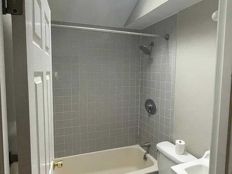 19 Mount Hope St — Photo 12