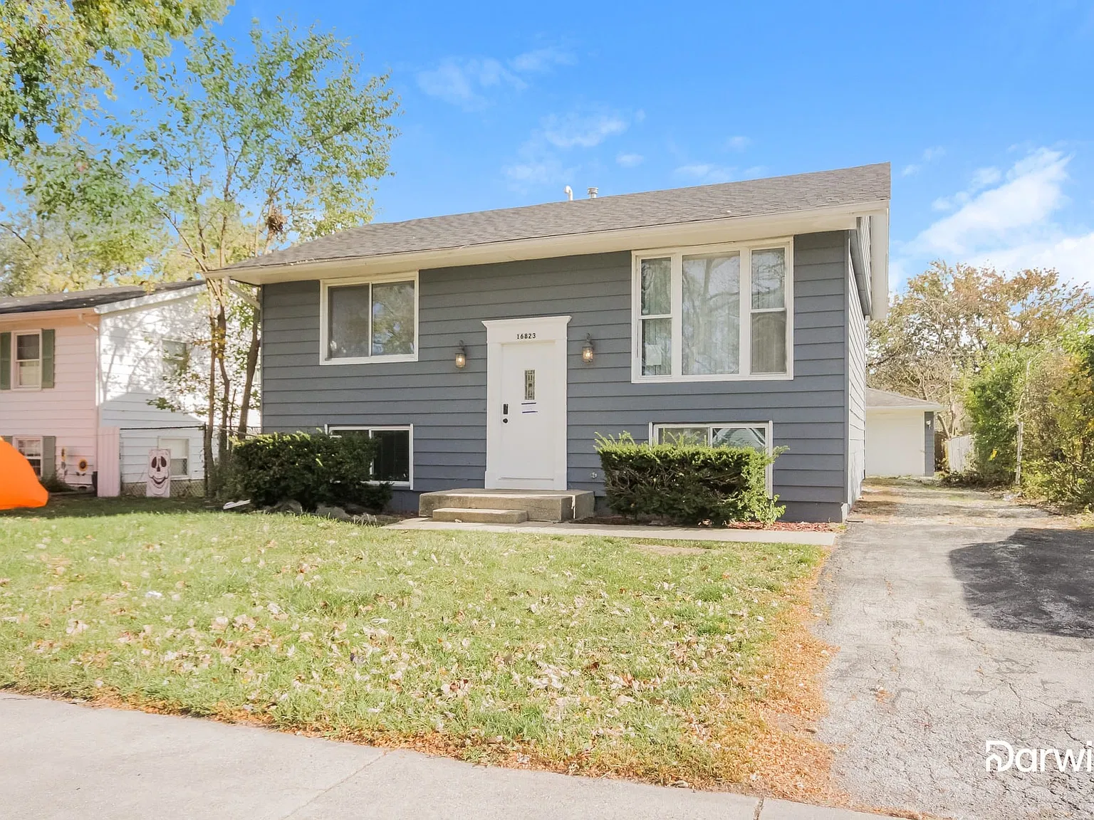 4 bed, 1.0 bath, 1550 sqft, $2,850 — Photo 2
