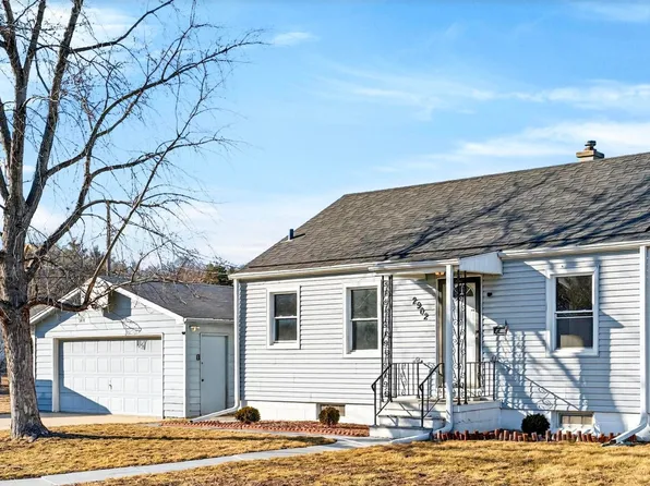 2902 Grebe St, Omaha, NE 68112