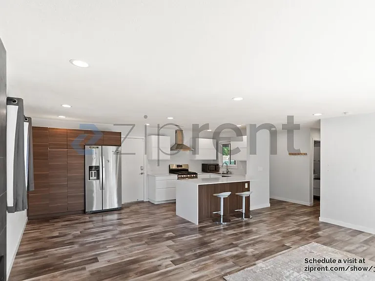 1796 Wyrick Ave — Photo 6