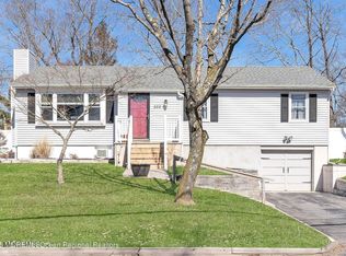 559 Dow Ave, Oakhurst, NJ 07755