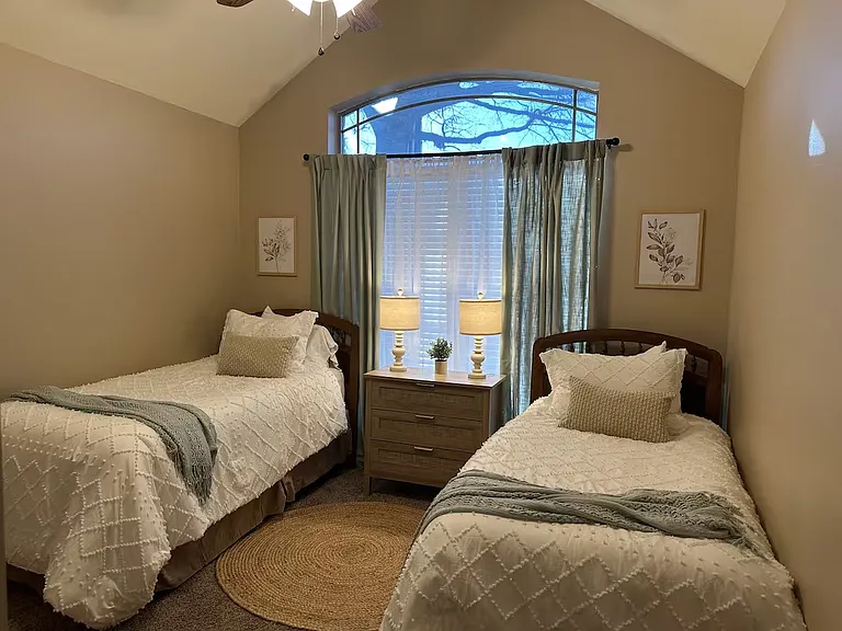 601 Penny Ln — Photo 7