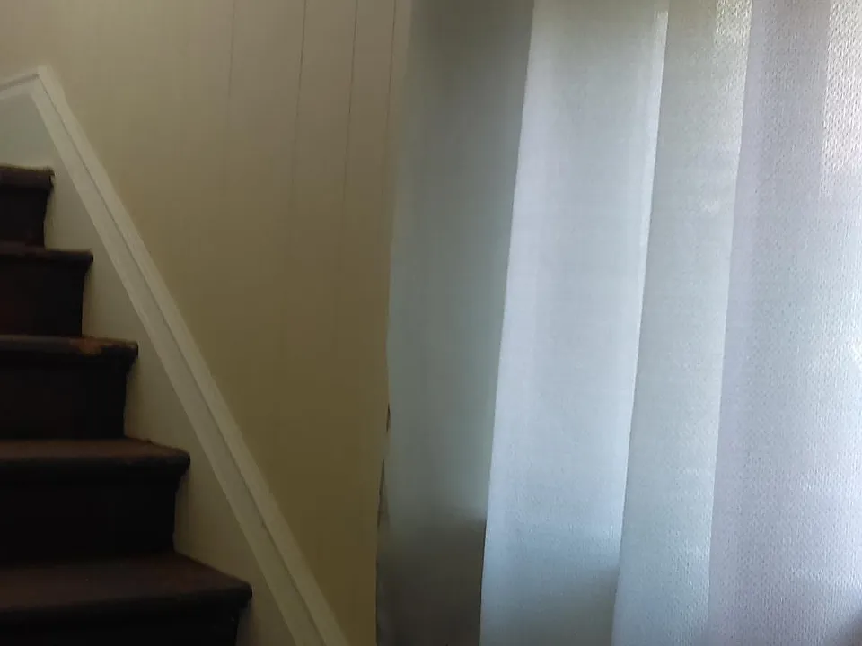 Entry stairwell