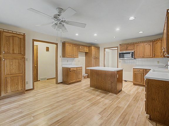 2nd image of 1792 Westminster Rd