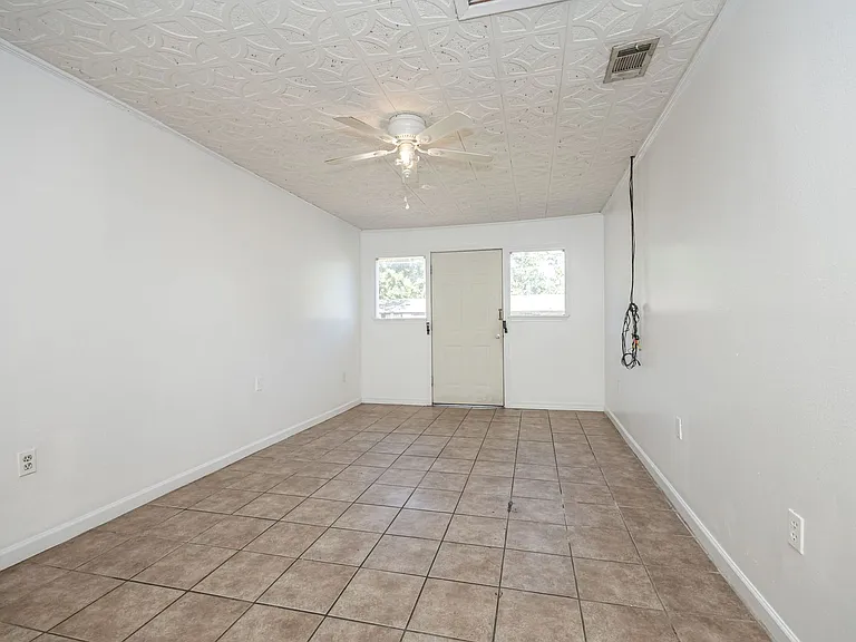 5612 Rose Dr — Photo 10