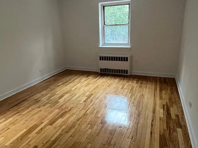 13505 Hoover Ave — Photo 6