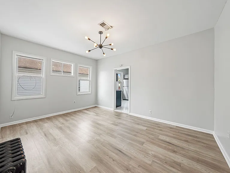 210 W Price St — Photo 2