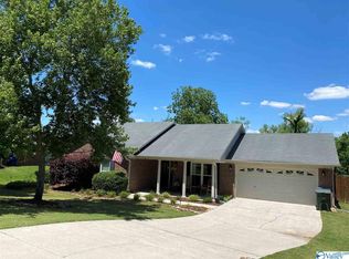 123 Springview Ln, Huntsville, AL 35806