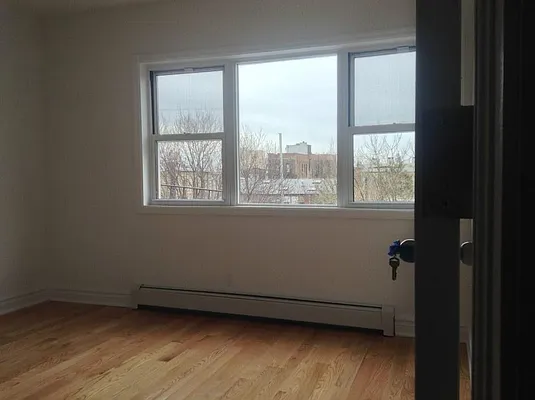 Rented by Bond New York | media 26