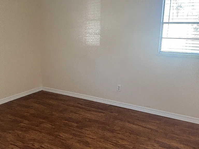 7604 Madison Dr — Photo 13