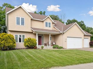 8527 College Trl, Inver Grove Heights, MN 55076