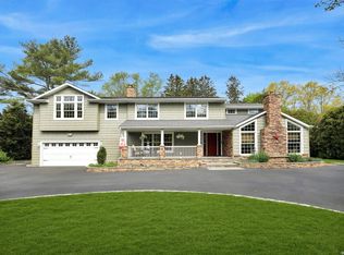 73 Roundtree Dr, Plainview, NY 11803