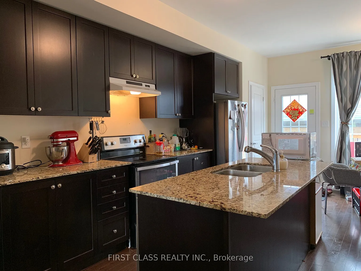 4 bed, $3,200 — Photo 3